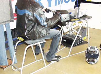 Simulateur de conduite d'un 2 roues motorisé - reproduction interdite